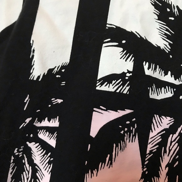 VS PINK campus tee - Picture 4 of 6